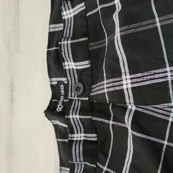 Mens shorts size 36 - Picture 3 of 5